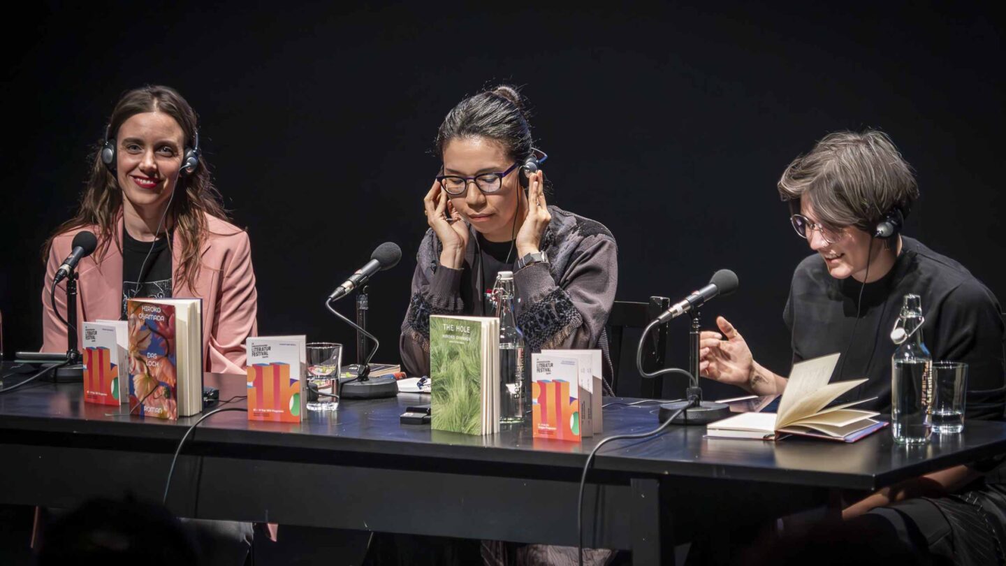 Carolin Haupt, Hiroko Oyamada, Miku Sophie Kühmel © internationales literaturfestival berlin, PWS e.V., Foto: Charlotte Kunstmann