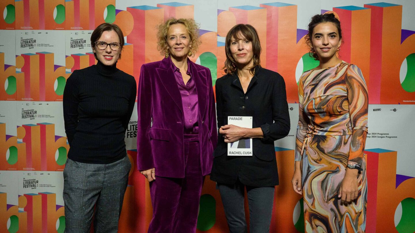 Parade; Simone Schröder, Katja Riemann, Rachel Cusk, Miryam Schellbach